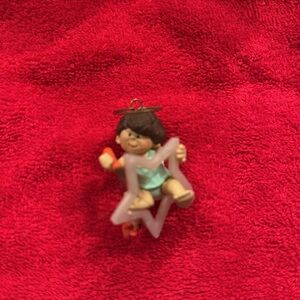 Hallmark Ornament 1985 Stardust Angel, Donna Lee Angelic Figurines